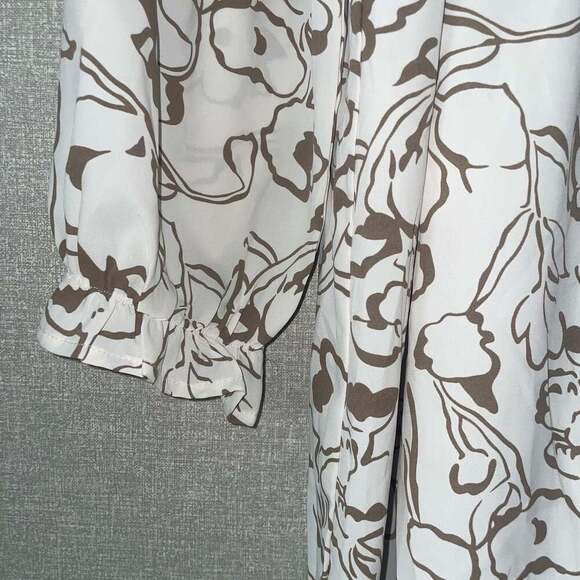 Entro Beige Print Long Sleeves Romper - Picture 6 of 7